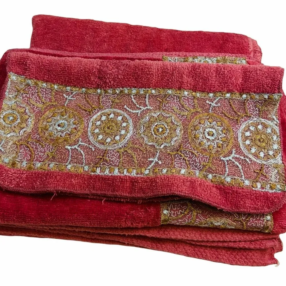 4335 VTG Martex pink embroiderd towels set
